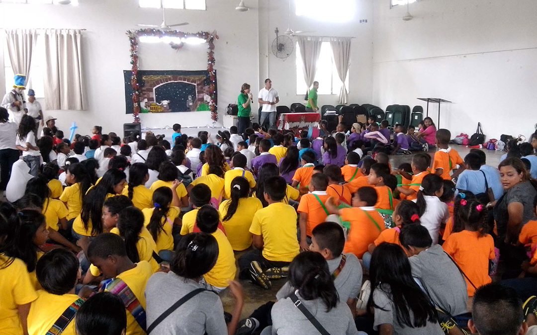 Fiesta de Navidad 2015-Escuela Gabriel Lewis Galindo