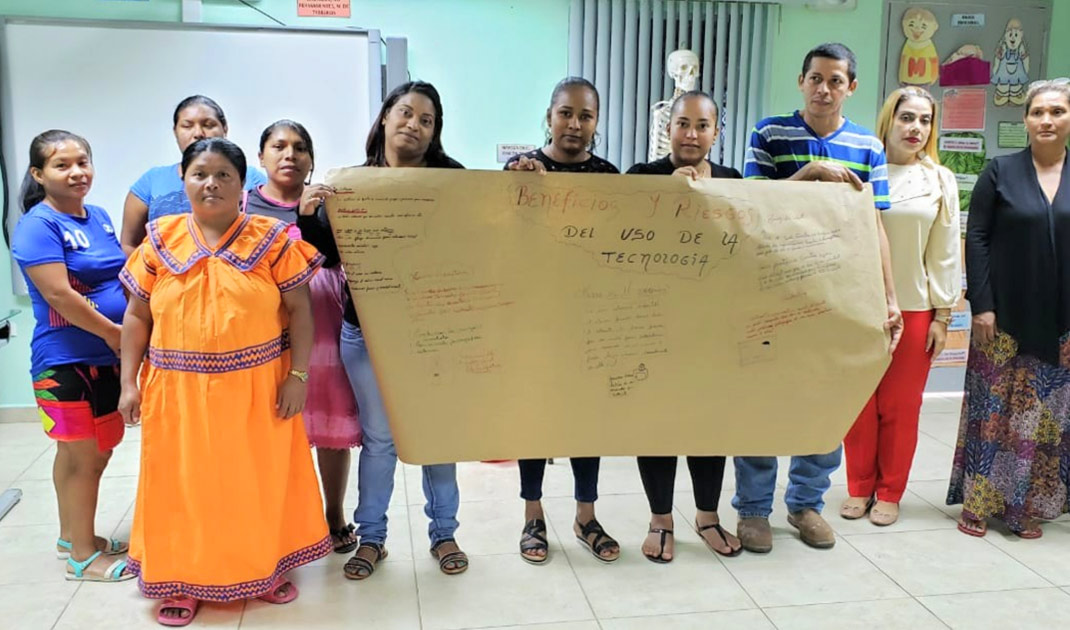 Escuela para Padres Beneficios y Riesgos uso de Tecnologia