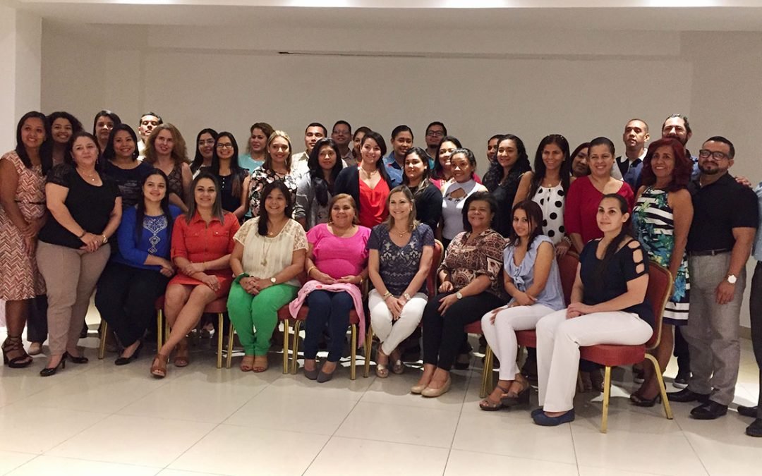 Almuerzo Navideño Coaches & Teachers Access Program y Calidad Educativa 2017