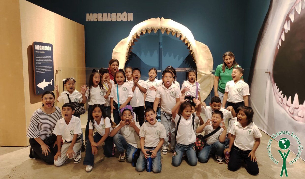 CEBGB Gabriel Lewis Galindo visita el BioMuseo CEBGB Gabriel Lewis Galindo visita el BioMuseo