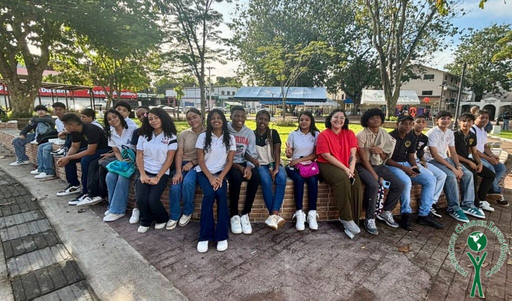 LET Program visita el BioMuseo