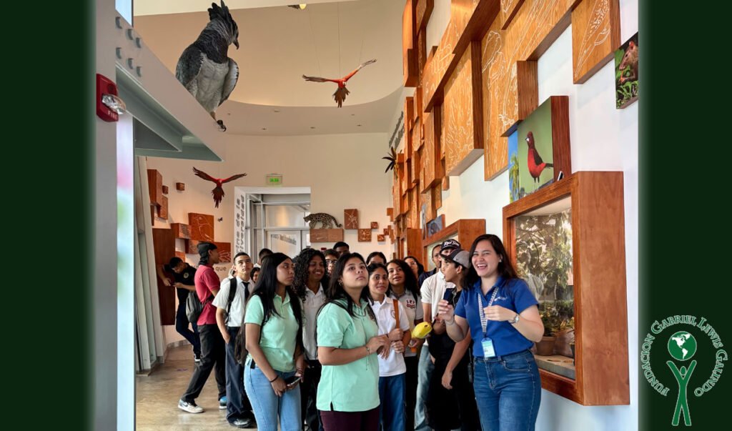 LET Program visita el BioMuseo