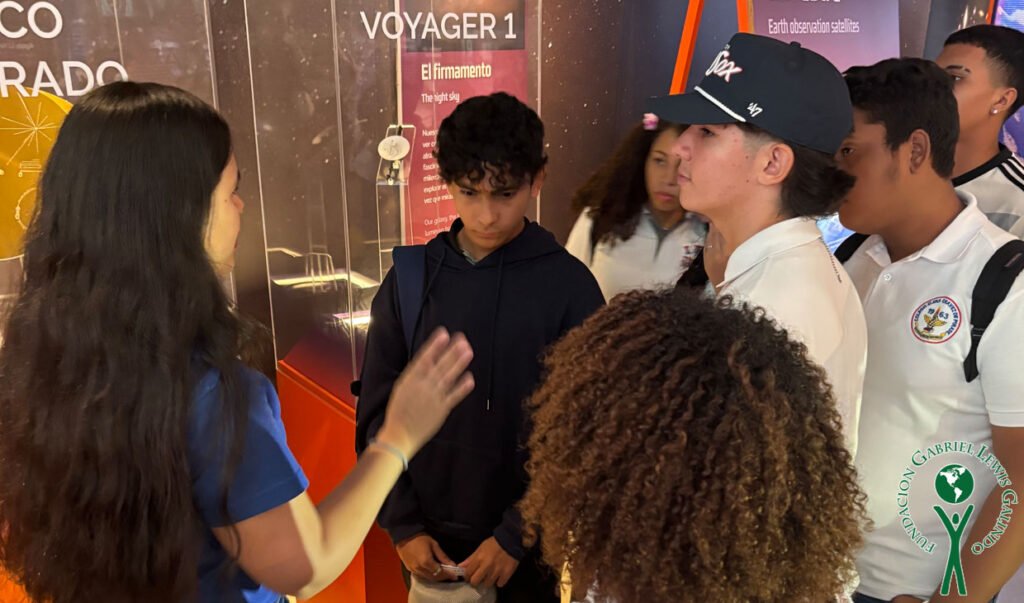 LET Program visita el BioMuseo