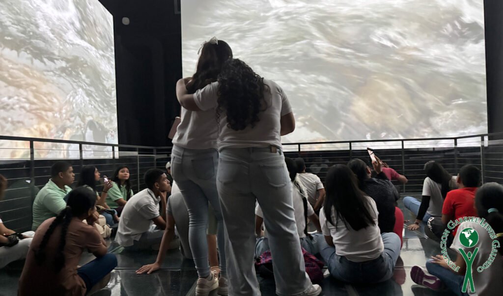 LET Program visita el BioMuseo