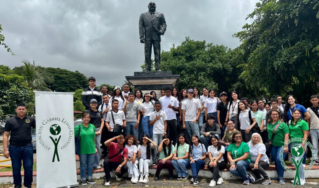 LET Program visita el BioMuseo