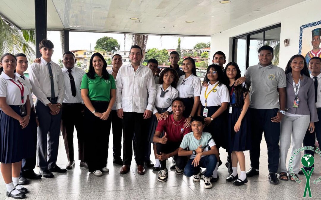 Embajador Kevin Cabrera visita el Programa LET en San Miguelito