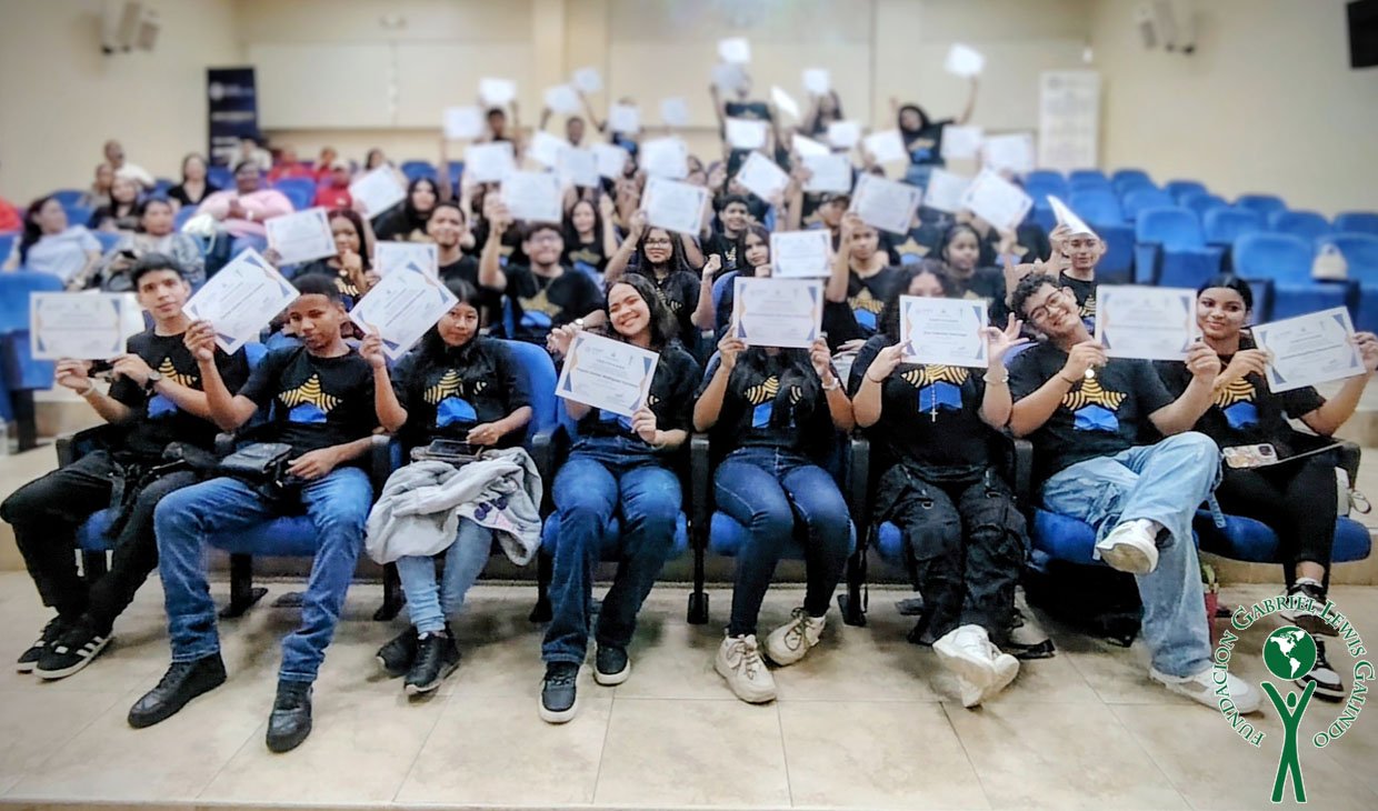 Graduación de la 2da Generación del Curso en Habilidades Blandas y Tecnología