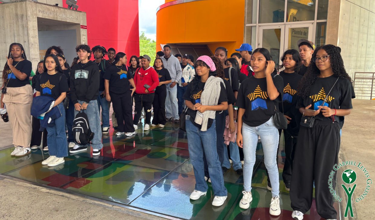 Estudiantes del curso de Habilidades Blandas y Tecnología 2026 visitan el Biomuseo Estudiantes del curso de Habilidades Blandas y Tecnología 2026 visitan el Biomuseo