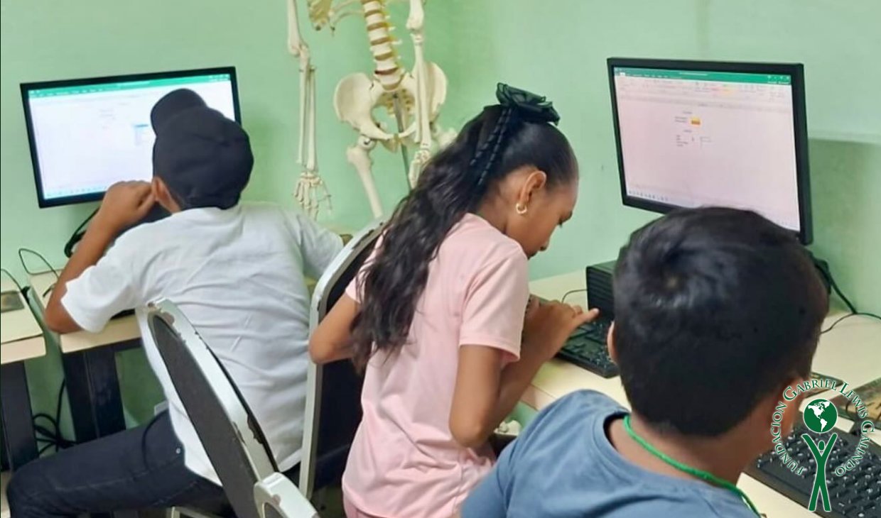 Talleres “Mentes Digitales y Corazones Fuertes”