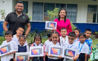 Profuturo entrega 300 Tablets de Reposición